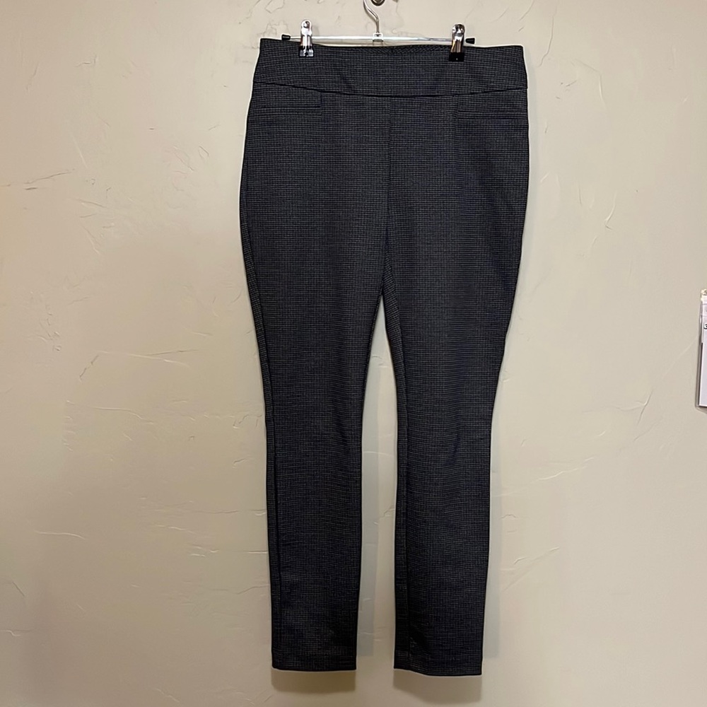 Flattering Houndstooth Slacks